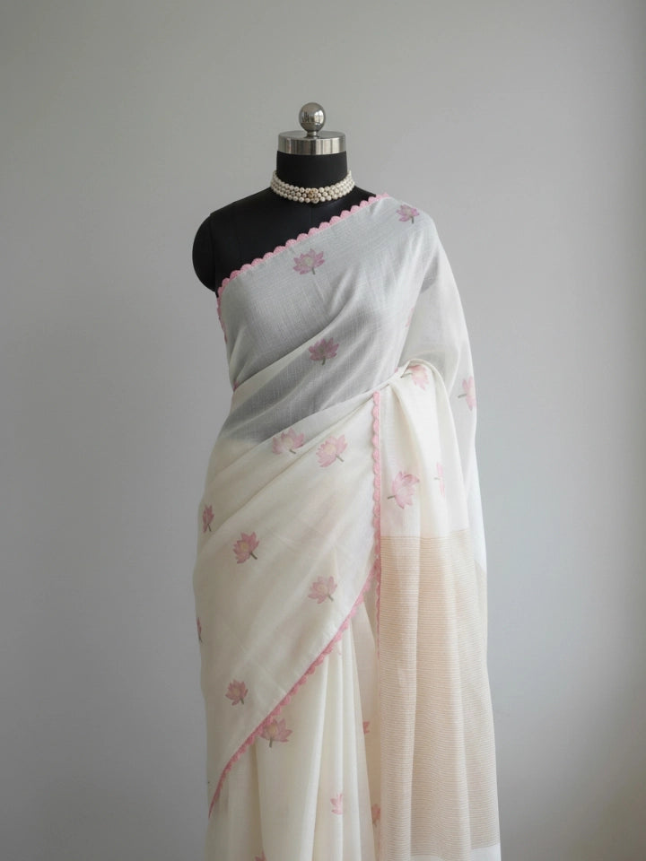 Lotus Print & Scalloped Border Linen Saree – White & Pink